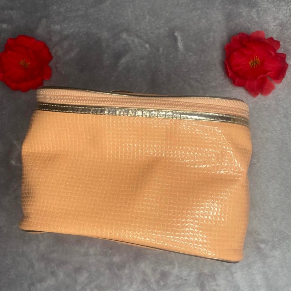 peach makeup bag 🍑